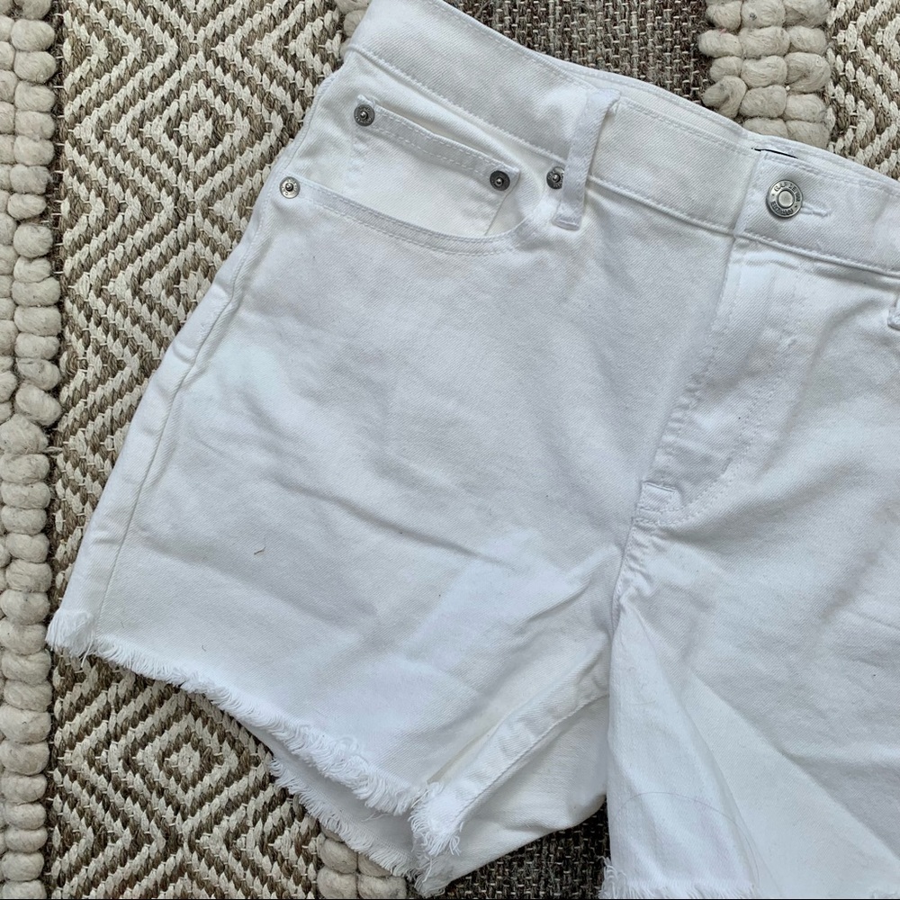 NWT Gap white denim cut off shorts
